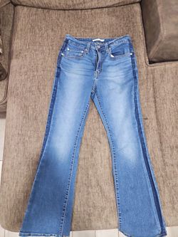 Levi's 725 high rise bootcut jeans