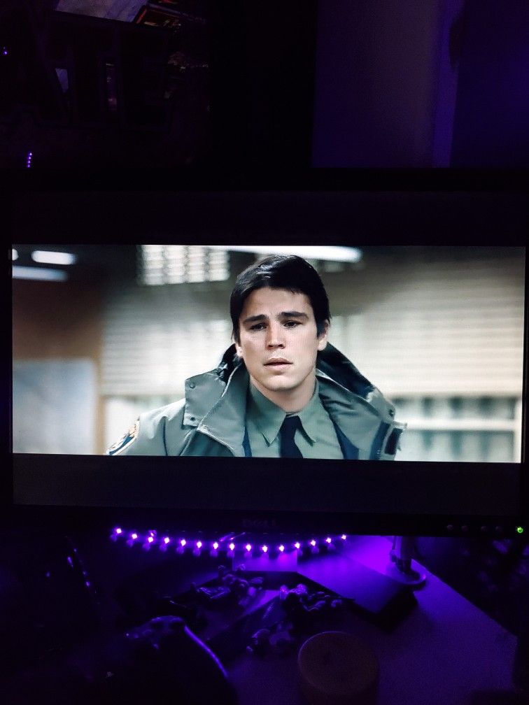 DELL COMPUTER MONITOR 🖥..IN GOOD CONDITION 👍...21 INCHES WITH GREAT GRAPHICS....