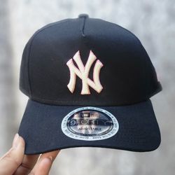 New Yankee Hat Mens ! Pink Glows In The Dark !