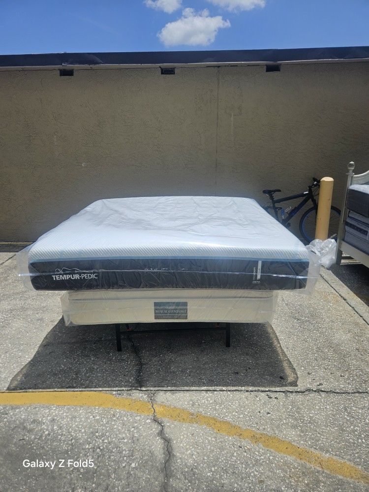 Brand New King Size Plush Tempur pedic Pro Adapt Firm Mattress In Plastics