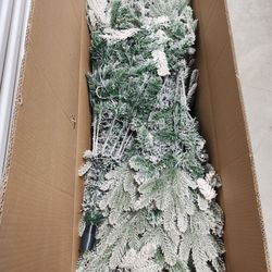 Christmas Tree Flocked Hinged 7.5 ft Led Lights
