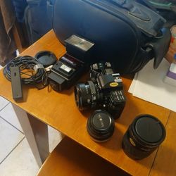 Minolta Maxxum Camera With Accessories 