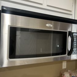 Used. Working Good  microwave. Whirlpool 
