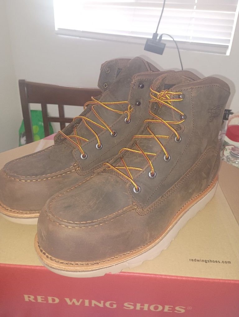 Red Wing Boots Brand New Size 11