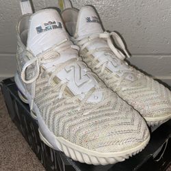 Lebron 15 shop buzz lightyear