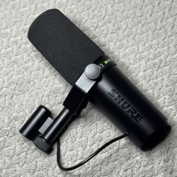 SHURE SM7DB Dynamic (cardioid) microphone