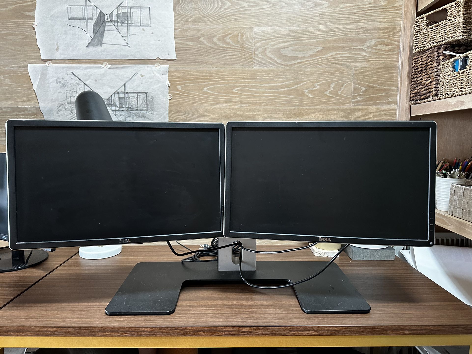 2 x Dell 22” Monitors & Dual Monitor Stand 