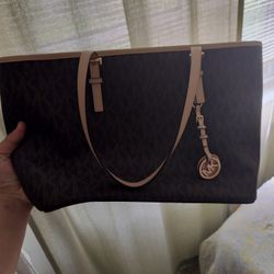 Brand New Michael Kors Purse ****