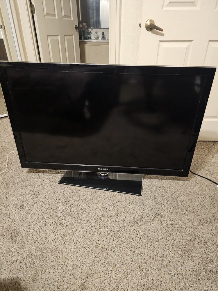 46" Inch Flat Screen HDTV