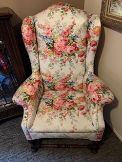 Very cute wing chair