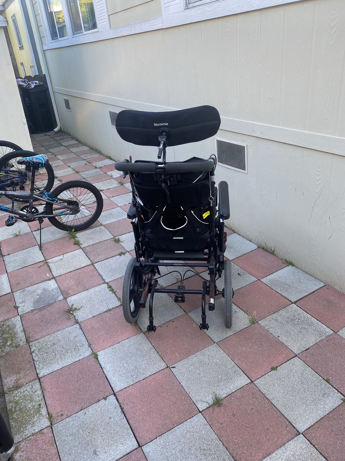 Iris Wheel Chair 