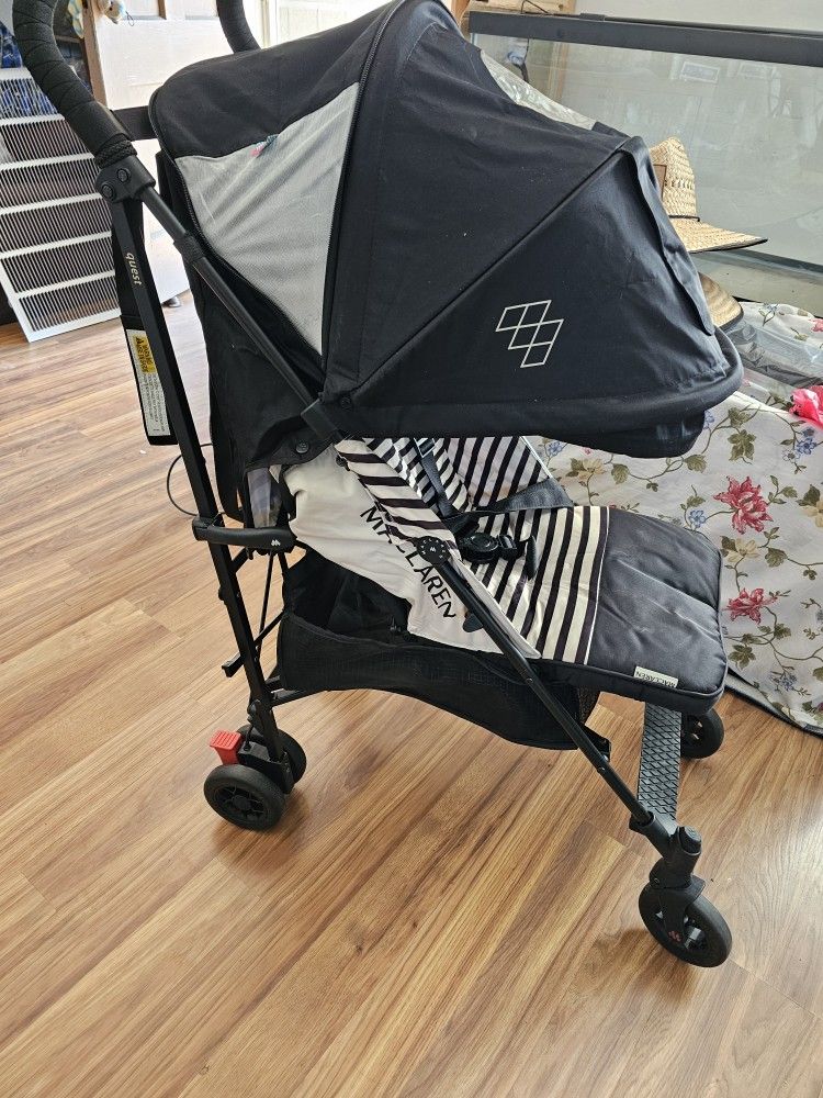 MACLAREN STROLLER