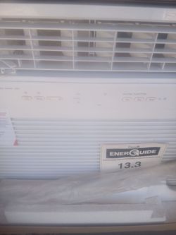 Window ac cools 1,400 sqft brand new $400