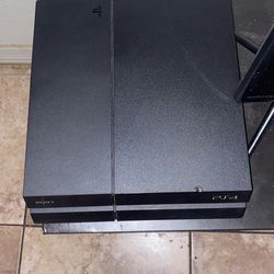 Playstation 4 / w keyboard & Mouse / w PSN Account 