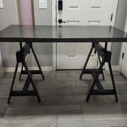 Ashley Furniture Minnona Dinning Room Table With Stools