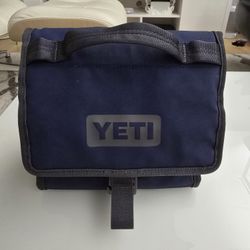 Yeti Daytrip Lunch Bag Navy