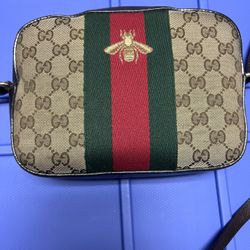 Gucci Bee Web Camara Bag GG