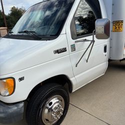 2004 Ford E350