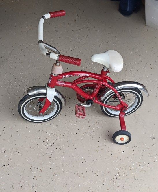 Radio Flyer Retro Red Beginners Bicycle (vintage)