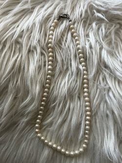 Pearl Beaded Necklace with Clasp