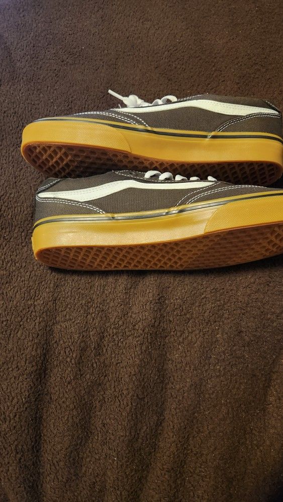 Vans Men's Brooklyn LS Low Top Sneaker Mens Size 9
