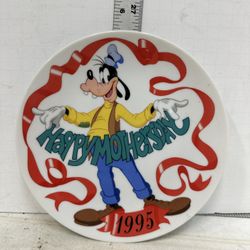 Disney collectible Mothers's Day 1995 plate by Grolier Collectibles Limited #D7