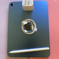 256gb Apple IPad 10th Generation (10.9” Liquid / 2022 model) with pen, keyboard, case & Accessories (warranty 2026) 