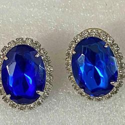 Aretes diferentes modelos y Piedras Antiguos cada uno