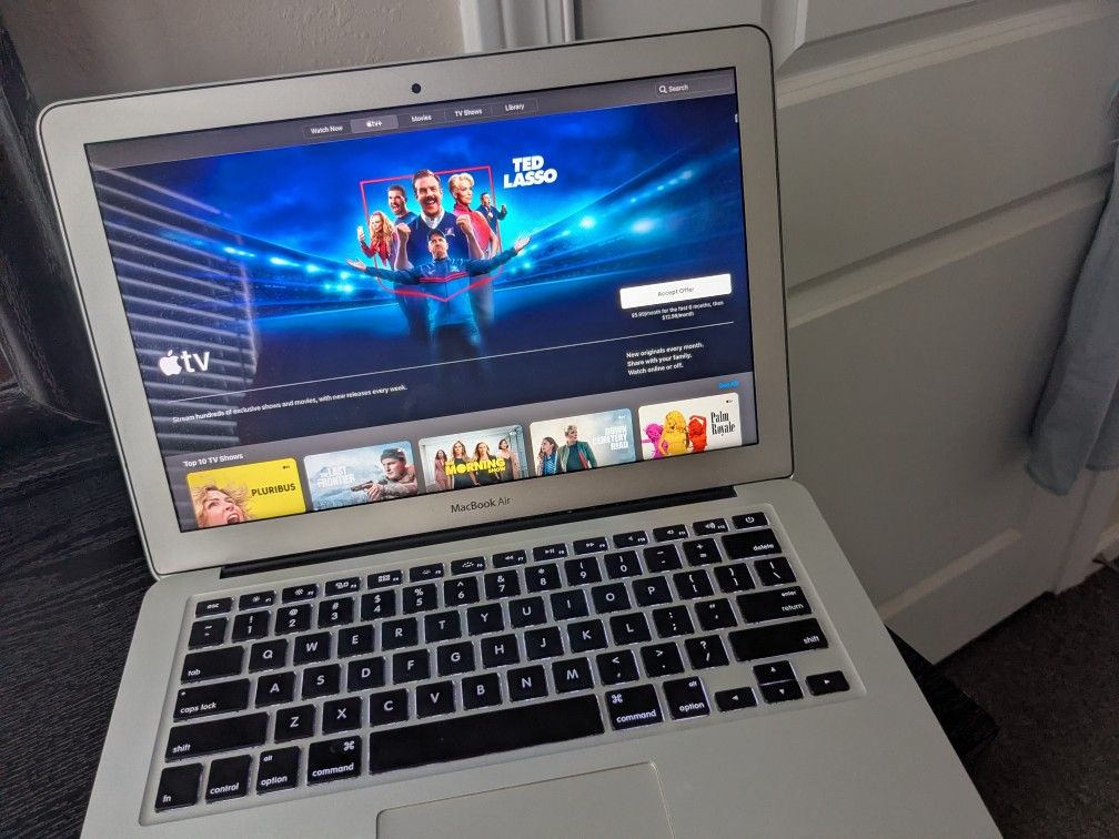 Apple MacBook Air 13inch with A Free Wireless Mouse 