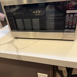 PANASONIC MICROWAVE $100