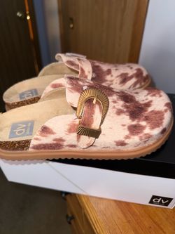 Womens Western cow print shoes