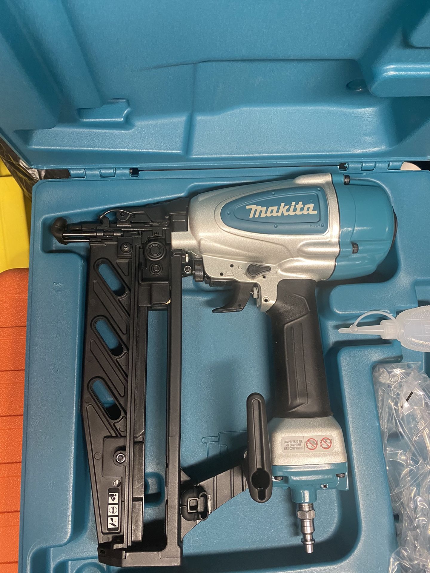 Makita 16g Finish Nail Gun