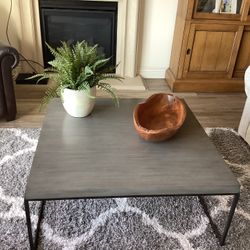 Ethan Allen Edmonds Coffee Table. 