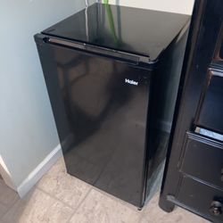 Haier Mini Fridge 