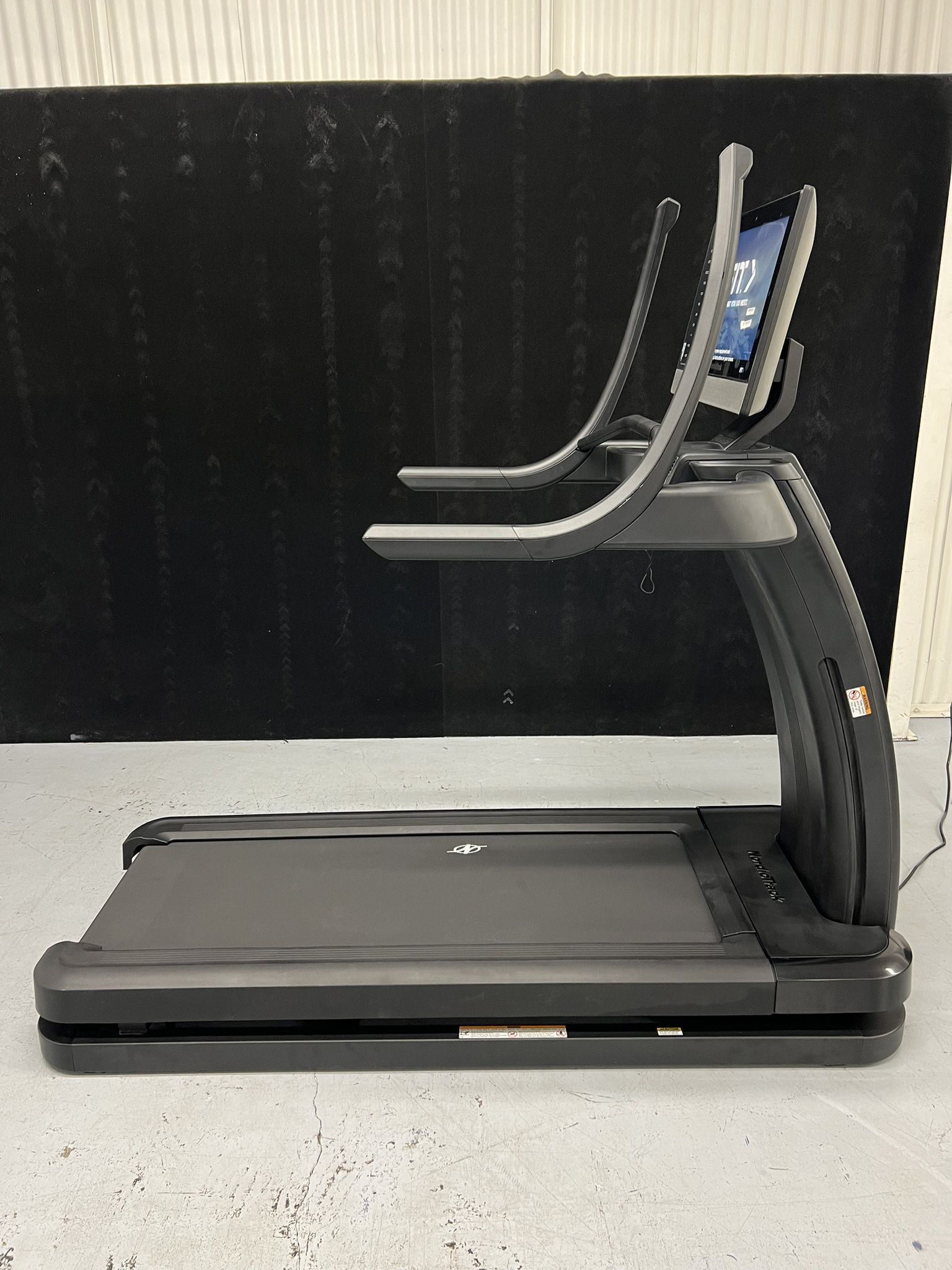 iFit NordicTrack x22i Commercial Treadmill