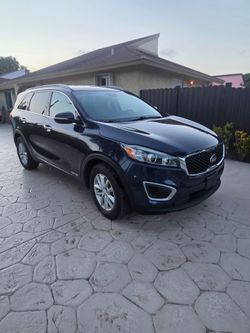 2016 KIA SORENTO AWD CLEAN TITLE