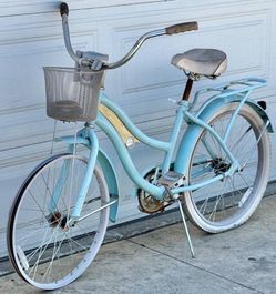 Huffy Women's Bike Bicycle Beach Cruiser NEEDS WORK Please see all pictures