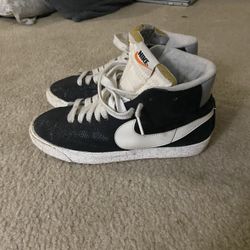 Nike Blazers Sz 7