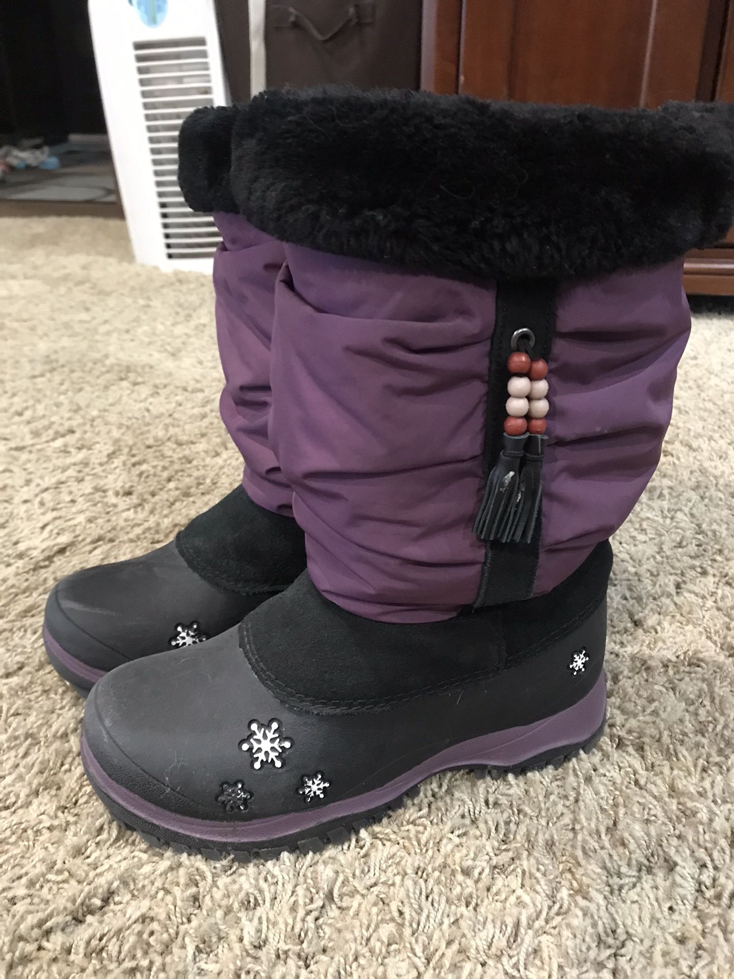 Brand new Baffin girls snow boot