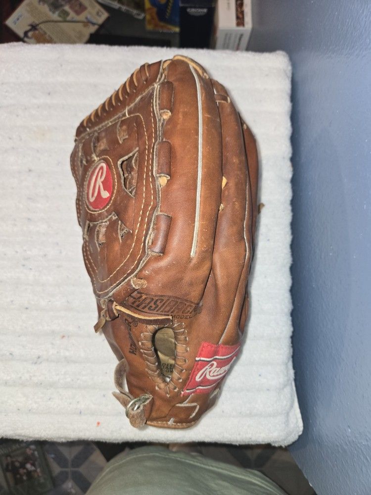 Rawlings Left Handed Baseball Glove ( Gold Glove Series )