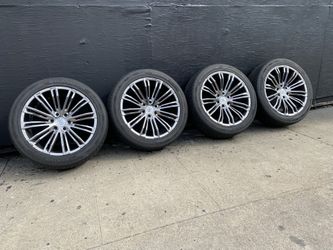 Set 22” Cadillac Escalade 6x5.5 W Hankook Tires 285/45/22, Fair Condition L, 40% Tread, Sell All 4 $675.00 Cash