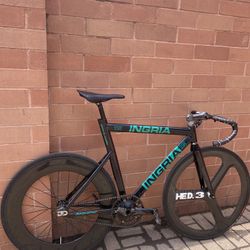 Selling Wheel set (READ DESCRIPTION ‼️)