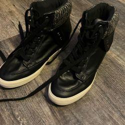 Black Women’s Boots Size 7.5