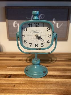 Vintage Looking Clock 