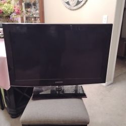 Samsung  32"