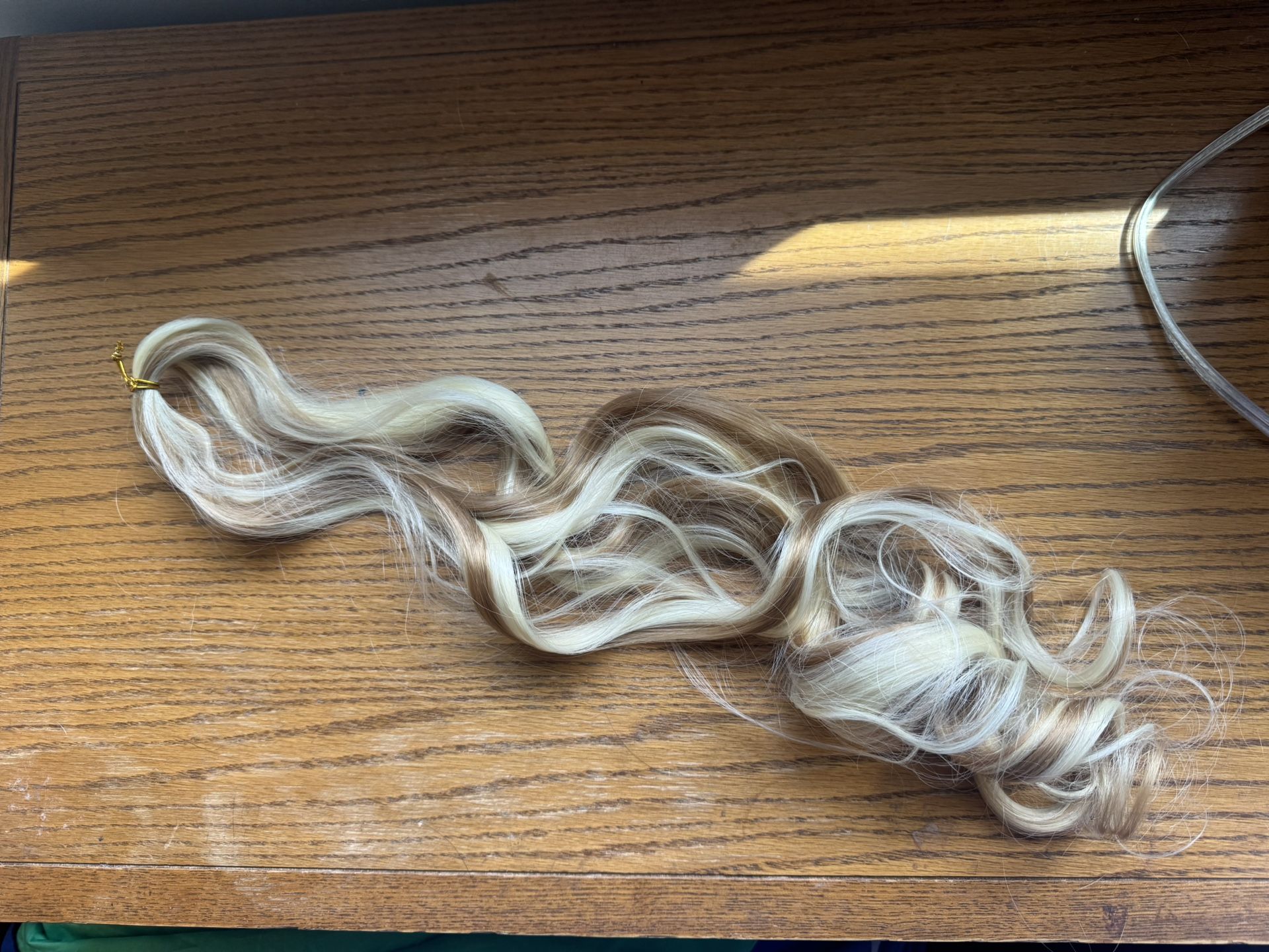 Ombre Blonde Crochet Braiding Hair – Curly Extensions (1B/27/613)