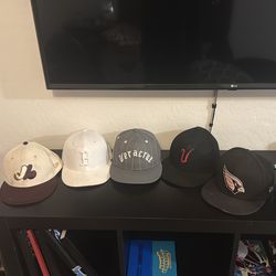 5 sports hats 3 size 7 - 1 size 7 1/4 one size 7 1/8