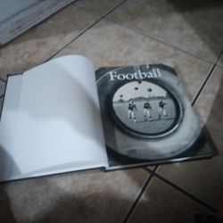 Football 🏈 Book
