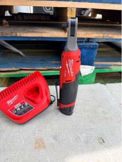 Milwaukee M12 FUEL 12-Volt Lithium-lon Brushless Cordless High Speed 3/8 in. Ratchet w/CP High Output 2.5 Ah Battery Pack NEW $225