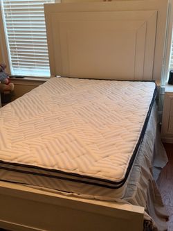 Twin bedroom set with mattress and box spring